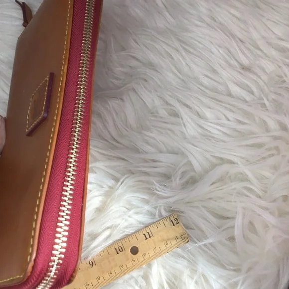 Dooney Florentine leather large wallet zip around - Picture 7 of 14